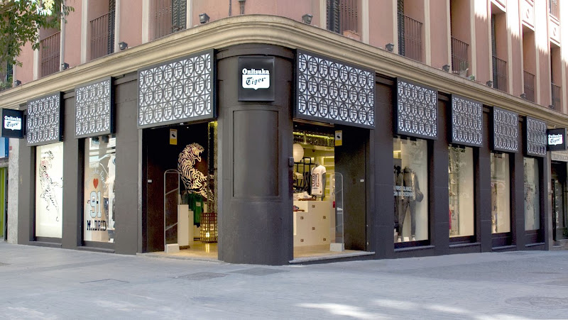 onitsuka takashimaya